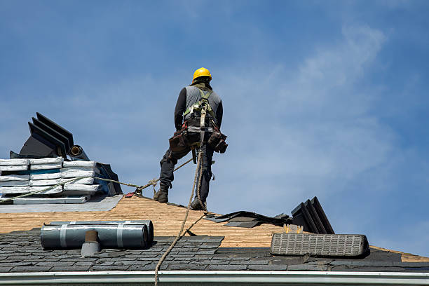 Professional Roofing technician working in Mount Pleasant, IA